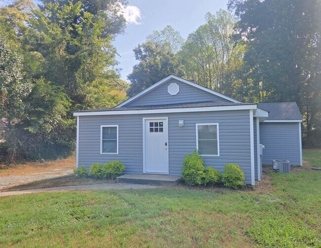 Building Photo - 5888 Centerville Rd