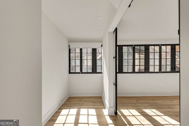 Building Photo - 901 Argonne Ave NE