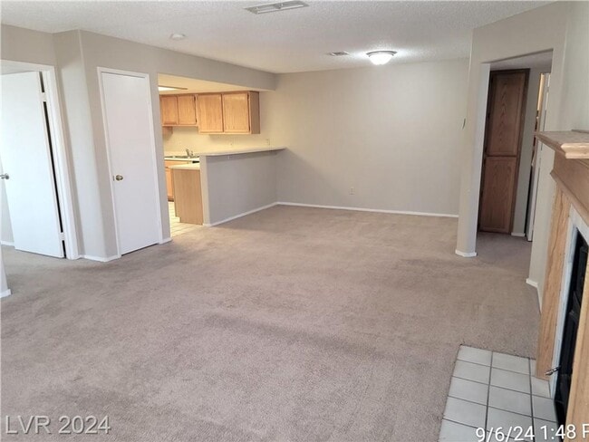 Building Photo - GREAT 2ND FLOOR UNIT IN SW AREA!!