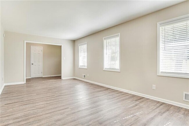 Building Photo - 4427 Sun Valley Blvd