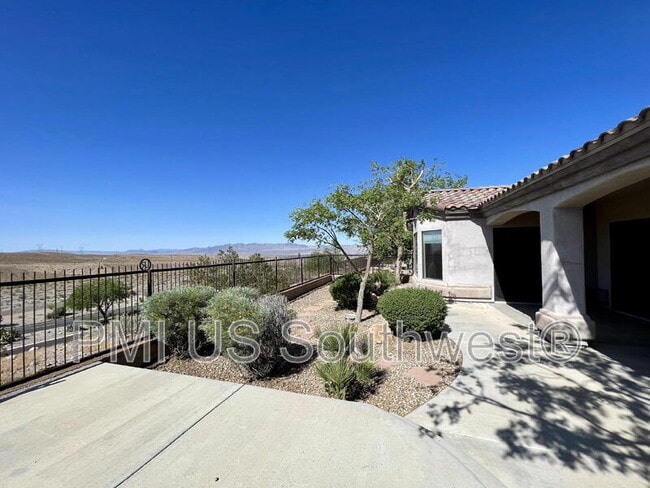 Building Photo - 2928 Esmerelda Dr