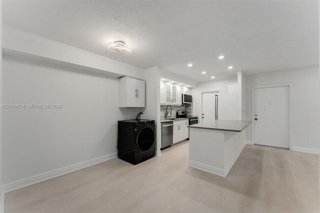 Building Photo - 7947 SW 104th St