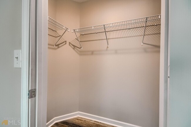 Building Photo - 2171 Waterford Park Dr