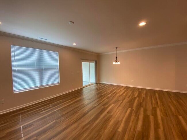 Building Photo - 1344 Southpoint Trail