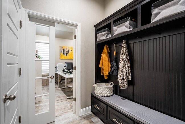 Building Photo - 11 Los Campos Dr