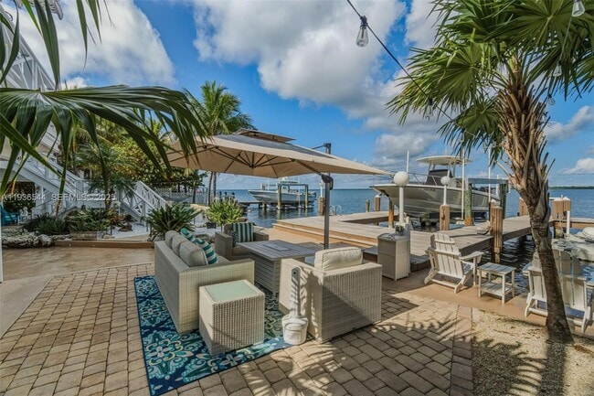 Building Photo - 16 North Dr