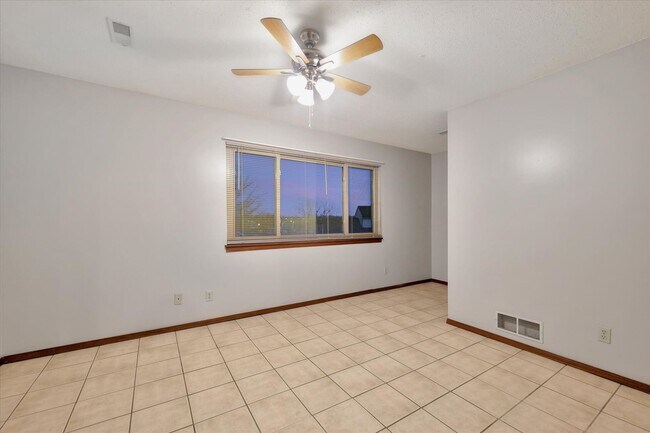 Building Photo - 4 bedroom, 2 bath home - Available August