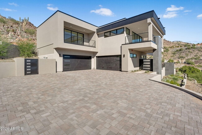 Building Photo - 6975 North 39th Pl