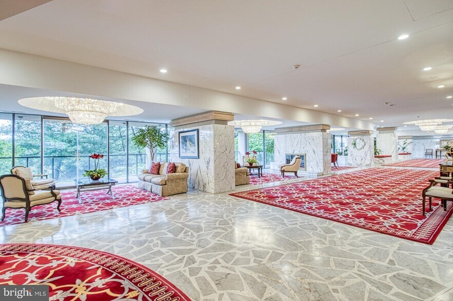 Building Photo - 1101 S Arlington Ridge Rd