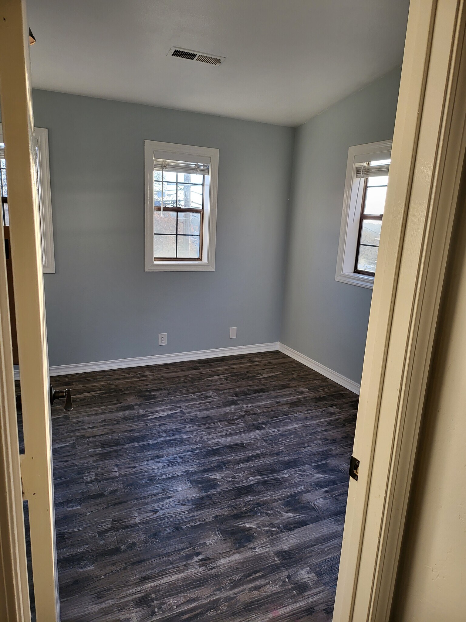 Building Photo - 150 Huntley Ave