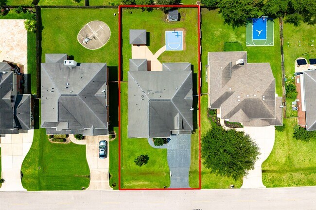 Building Photo - 8127 Edenwood Dr