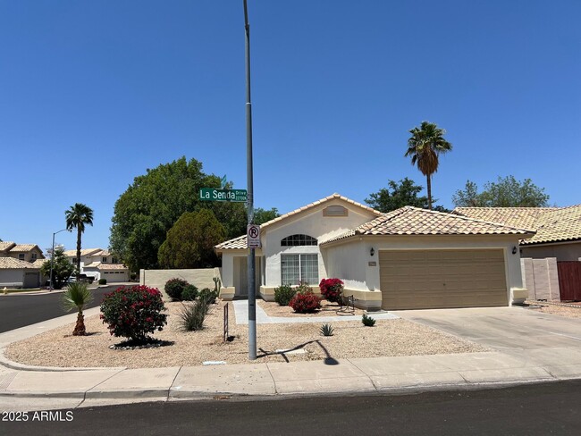Building Photo - 7160 W La Senda Dr