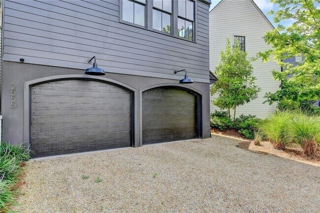 Building Photo - 2555 Brook Run