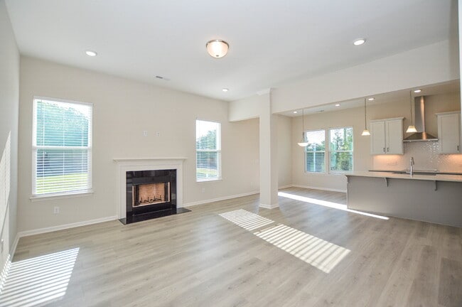 Building Photo - New Price | Brand-New 5 Bedroom Tega Cay Home with Flexible Lease Options
