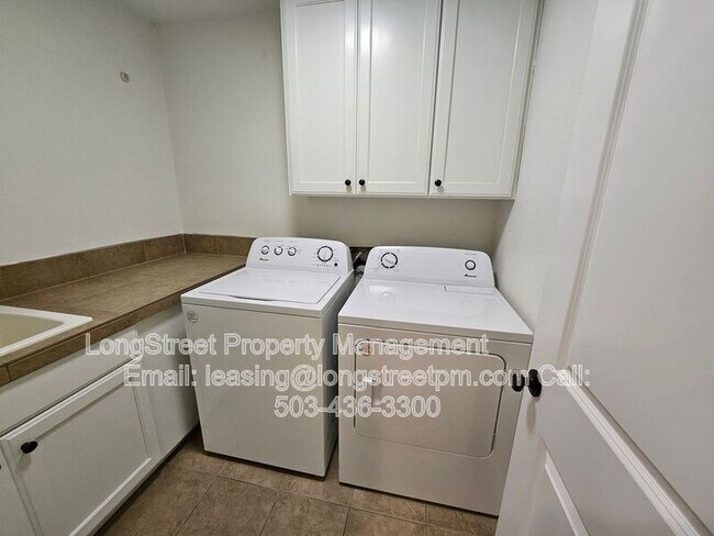 Building Photo - 11819 SW 60th Ave