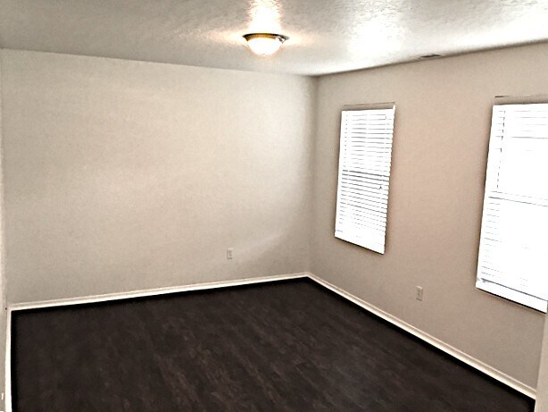 Building Photo - 9707 W Brogan Dr