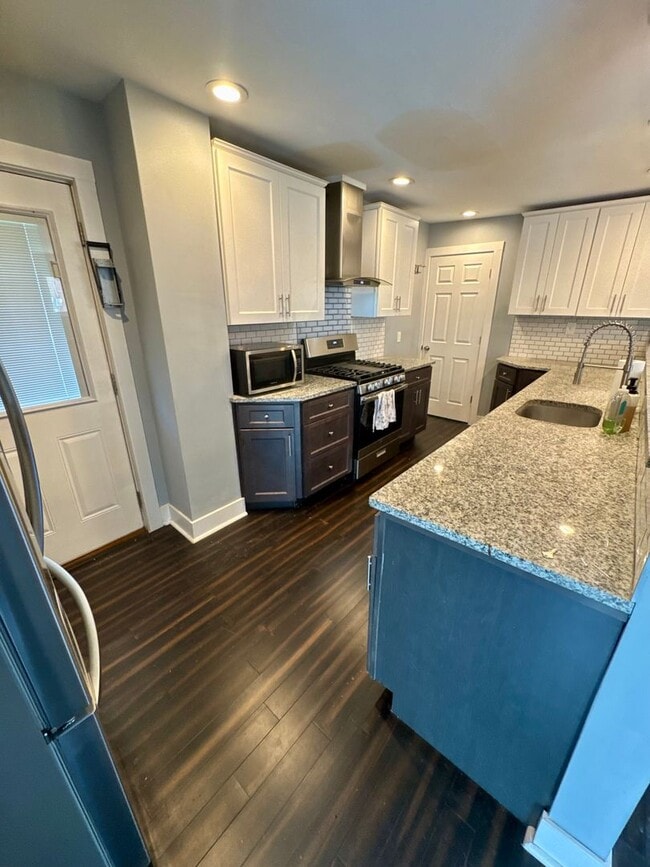 Building Photo - Open Concept 3 Bed 1.5 Bath in Swissville!