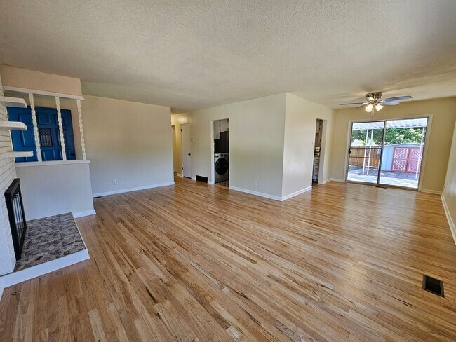 Building Photo - Charming 3-Bedroom Home Across from UCCS –...
