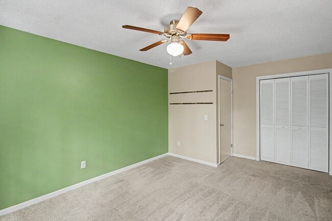 Building Photo - 1384 Forest Lake Dr