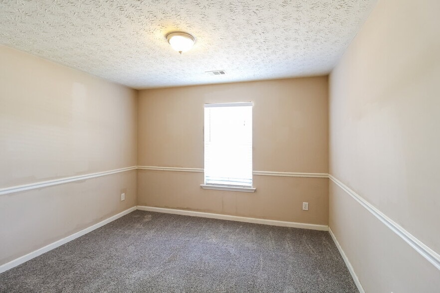 Building Photo - 1735 Campbell Ives Dr SE