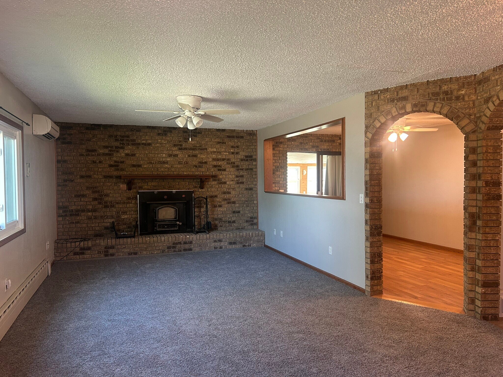 Building Photo - 709 15th St W