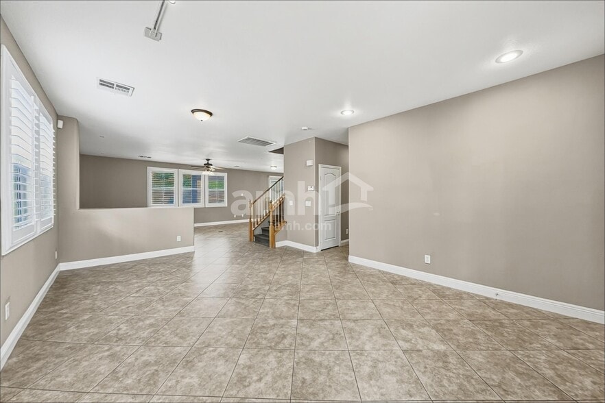 Building Photo - 3387 Antique Rose Dr