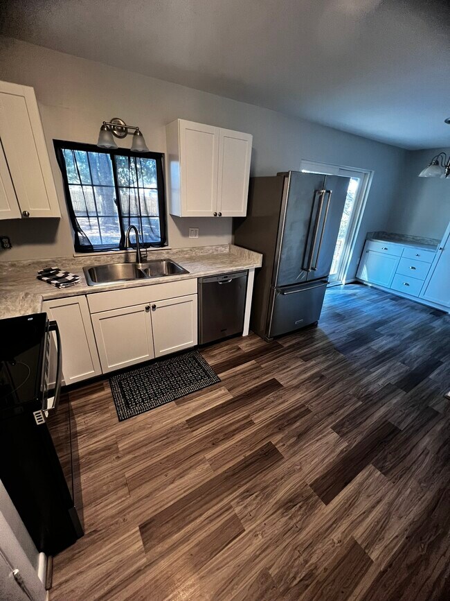 Building Photo - 2615 Metamora Rd