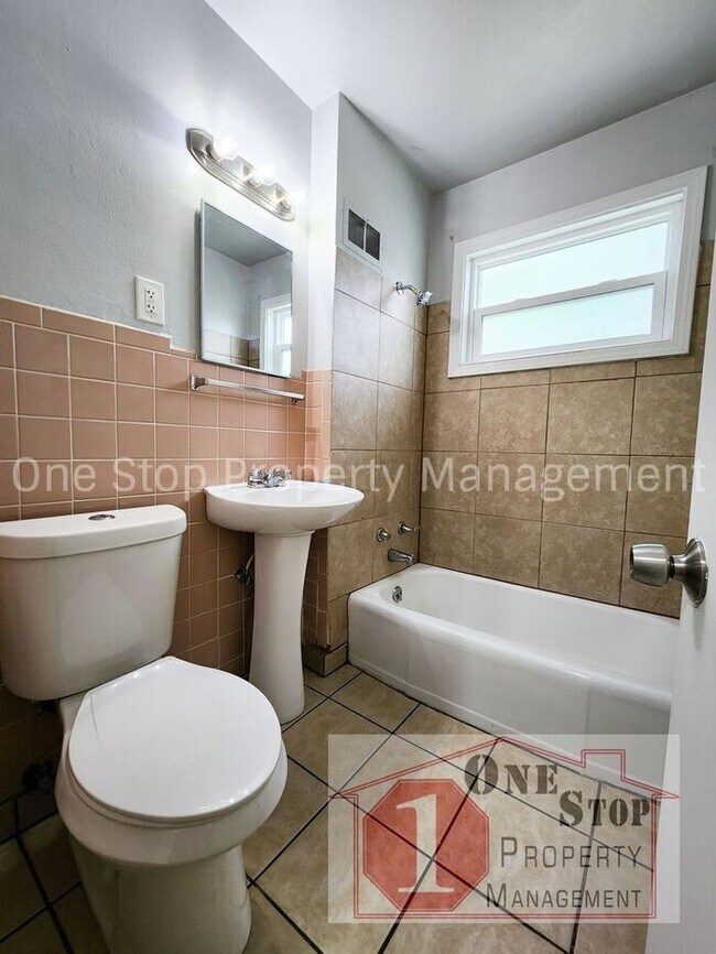 Building Photo - Cute 2-bedroom, 1-bathroom in Independence!