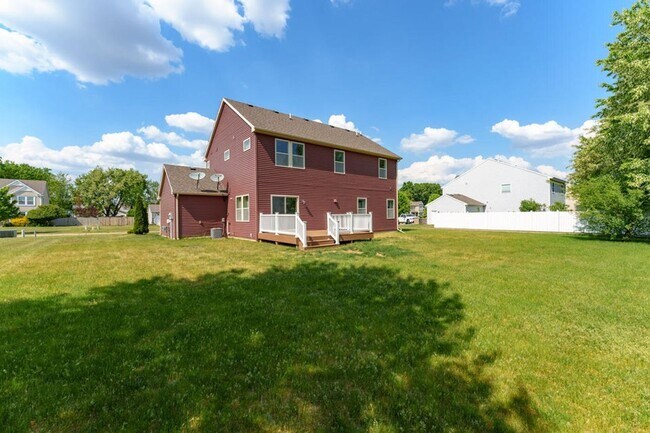 Building Photo - 4 Bedroom Home in Applegate Trails