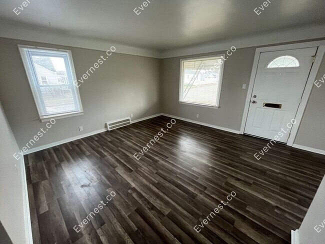 Building Photo - 1145 10th St