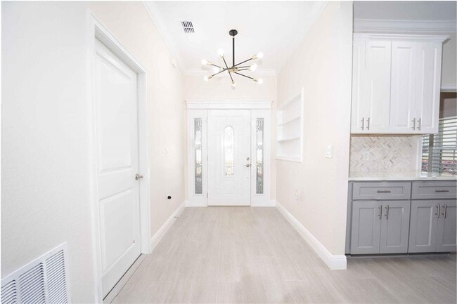 Building Photo - 4995 NE 125th Lp