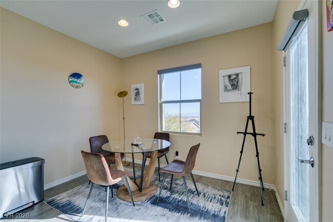 Building Photo - 172 Petaluma Valley Dr