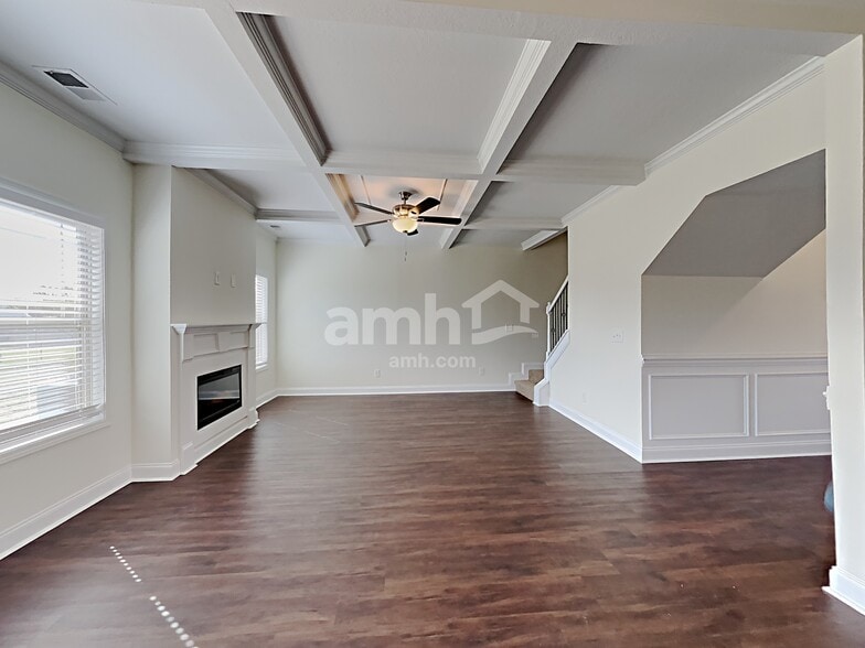 Building Photo - 2312 Pathfinder Dr