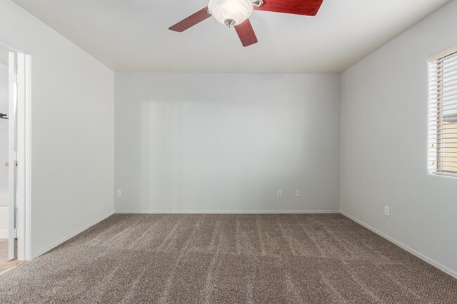 Building Photo - 2574 E Meadow Mist Ln