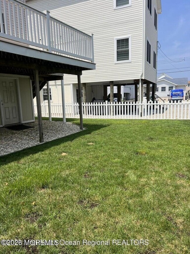 Building Photo - 83 Vanard Dr