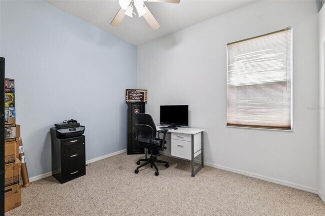 Building Photo - 13049 Thoroughbred Dr