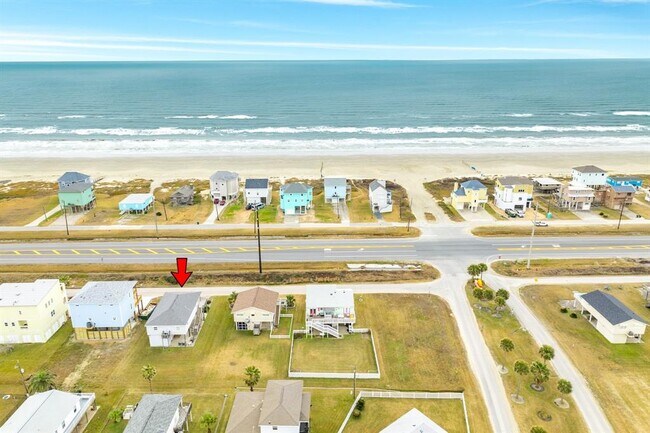 Building Photo - 23012 Verano Dr