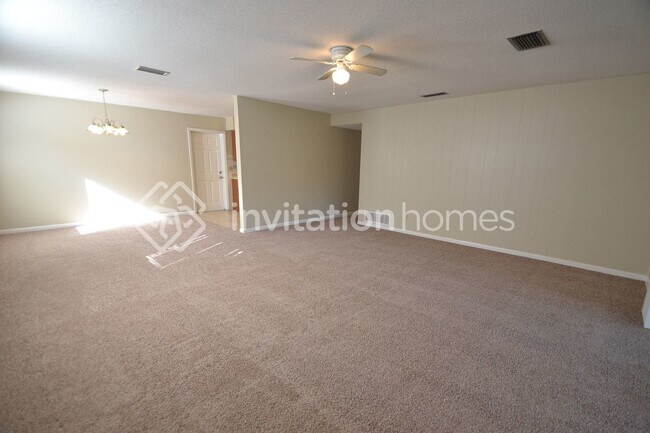 Building Photo - 1500 Overlook Rd