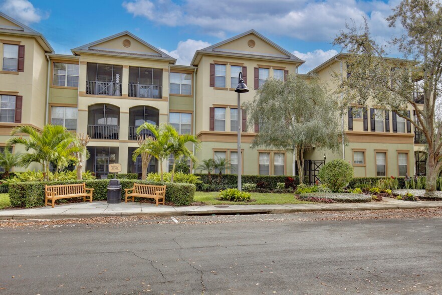 Building Photo - 11564 Mizzon Dr