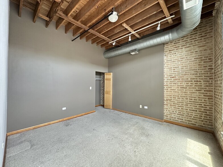 Building Photo - 7509 W Madison St