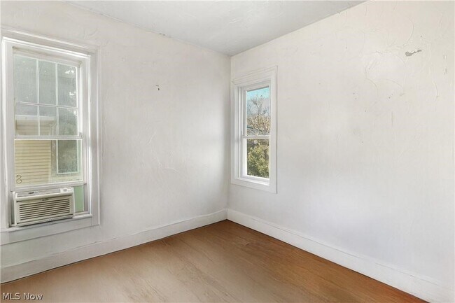 Building Photo - 511 Brown St