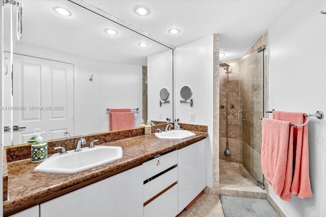 Building Photo - 2127 Brickell Ave