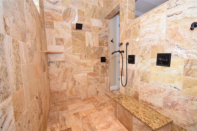 Building Photo - 7 Spanish Moss Ct