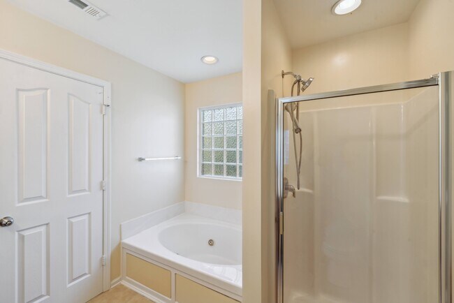 Building Photo - 9520 Mintworth Ave