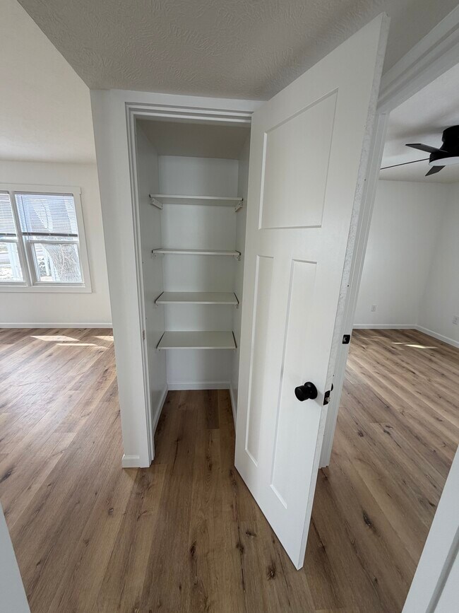 Building Photo - Fairoaks - 2 Bedroom