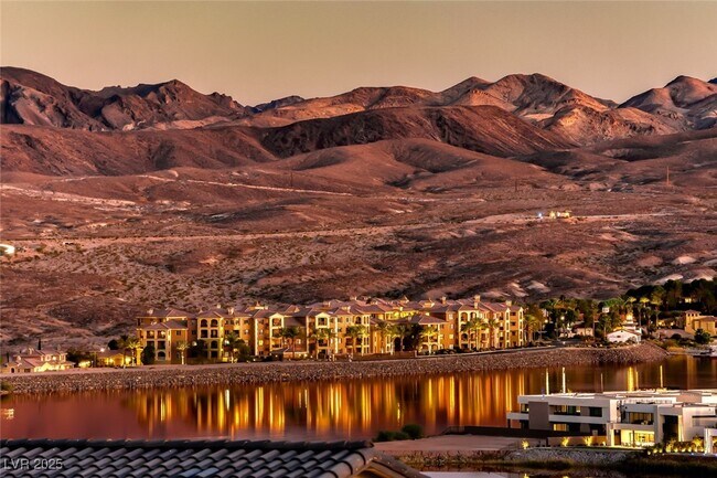 Building Photo - 375 Portus Delphini Ct