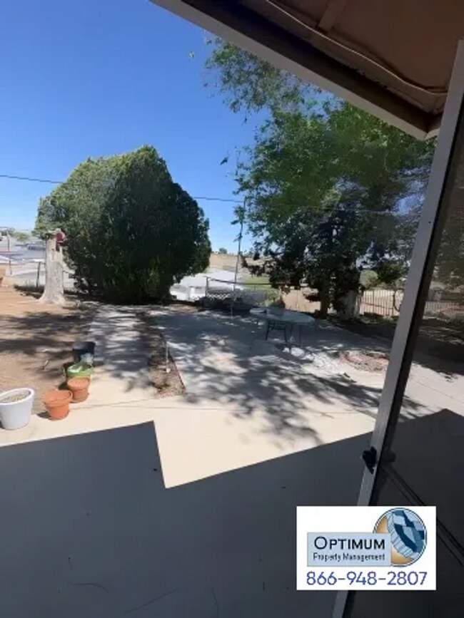 Building Photo - 3-Bedroom 1-Bathroom Home with Fireplace, Front Yard & Private Back Patio in Victorville