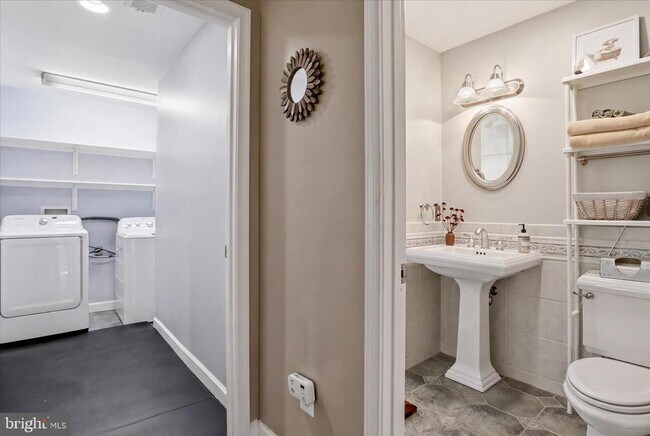 Building Photo - 5202 Garner St