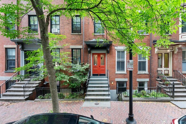 Primary Photo - 44 E Springfield St