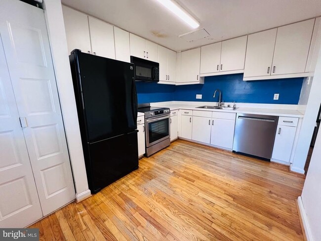 Building Photo - 305 Gundry Dr